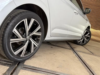 Volkswagen Polo 1.0 TSI R-Line | 110PK | IQ.Drive pakket | Virtual | Full LED Matrix Beam | Camera | Discover Pro | Clima |Ambient / 49