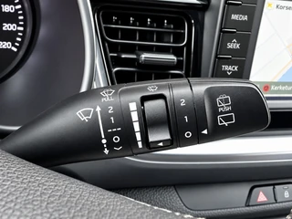 Kia Stonic T-GDi 100 PK Sports Edition 1e eigenaar | Navigatie | Trekhaak | Camera / 23
