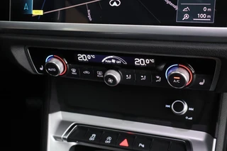 Audi Q3 35 TFSI 150pk S-Tronic Advanced LED Koplampen Stoelverwarming Trekhaak ACC Parkeersensoren / 30