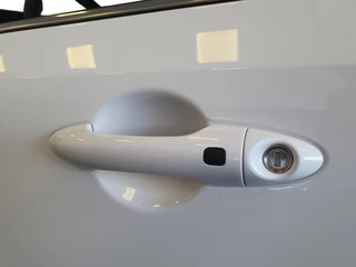 Kia Picanto 1.0 DPI ExecutiveLine | Stoel en stuurverwarming | Navigatie | Camera | Keyless met startknop | Climate control | Cruise control | Getinte ramen achter | / 13