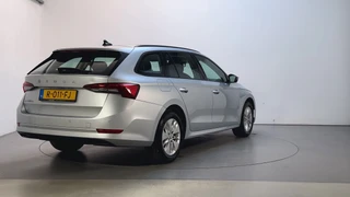 Škoda Octavia Combi 1.0 TSI 110pk Ambition Navigatie Parkeersensoren App-Connect DAB+ / 5