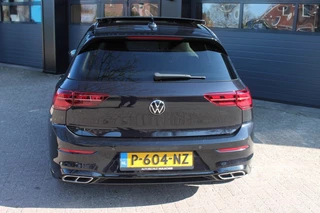 Volkswagen Golf 1.5 ETSI R-LINE BNS Automaat Panorama dak / Camera / 13