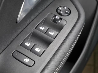 Opel Mokka 1.2 Turbo Ultimate | Demo | Adaptive Cruise Control | Achteruitrijcamera | Navigatie | Black Pack | 18'' velgen / 18