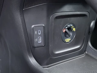 Omoda 9 SHS 1.5T-GDi SHS-P Premium 5p  - FULL OPTIONS - Stoelmassage - Head-up Display - Stoelverkoeling/verwarming - AppleCarplay - Android Auto - - 7 Jaar of 150.000 Fabrieksgarantie / 32