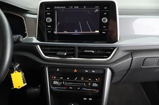Volkswagen T-Roc 1.5 TSI 150pk DSG Style Trekhaak Camera Stoelverwarming Massage Virtual Cockpit Navigatie / 15