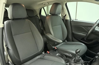 Opel Mokka X 1.4 Turbo 140pk Innovation | Navigatie | Achteruitrijcamera | Parkeersensoren | Keyless | Climate control | Cruise control | Extra getint glas | Lichtmetalen velgen / 15