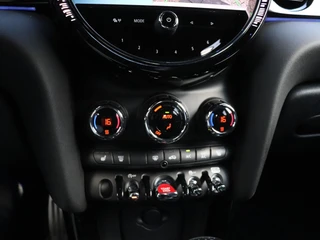 MINI 5-Deurs 1.5 Cooper MINI Yours LEDER | AUT. | SPORTSTOELEN | CAMERA | STOEL/STUURVERW. | CRUISE | NAVI | / 24