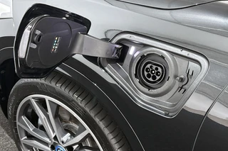 BMW X2 xDrive25e M Sport Panoramadak Head-Up Harman Kardon Elektrische Stoelen / 35