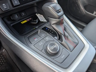 Toyota RAV4 2.5 Plug-in Hybrid AWD Style TREKHAAK ELEK. ACHTERKLEP STUUR- STOELVERWARMING / 23