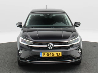 Volkswagen Taigo 1.0 TSi 110 Pk Automaat Life Business | Panorama dak | Adaptive cruise | Stoelverwarming | Trekhaak | CarPlay | 17 Inch | 86.564 Km !! / 5