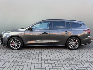 Ford Focus Wagon BWJ 2022 1.0 EcoBoost Hybrid 126PK ST Line  STUUR + STOELVERW. | NAVI | CLIMA | CRUISE | CARPLAY & ANDROID | CAMERA | LMV | PDC / 7