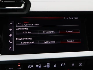 Audi A3 Sportback 45 TFSi 272 Pk e S-line Competition | Trekhaak | Stoelverwarming | Adaptive Cruise | Half Leer | Camera | Carplay | 18 Inch | 28.601 Km !! / 34