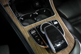 Mercedes GLC-klasse 350e 4MATIC AMG Premium Plus|Pano|verkoeling|Trekhaak|Leder / 51