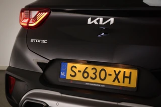Kia Stonic 1.0 T-GDi MHEV GT-Line | LEDER | STUURVERWARMING | DAB | APPLE | CAMERA / 23