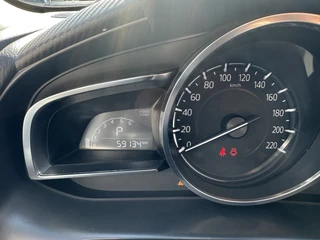 Mazda 2 1.5 Skyactiv-G Luxury  | Leer | Apple/Android | Stoel- en stuurverwarming | PDC | Cruise | ECC | Navi / 7
