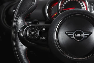 MINI Clubman 2.0 JCW ALL4 Chili  | S/K-Panodak | Adapt. Cruise | Stoelverw. | PDC | Camera | NAV + App.Connect | ECC | Harman Kardon | LM 19" | / 49
