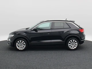 Volkswagen T-Roc 1.5 TSi 150 Pk Automaat Style Business | Adaptive Cruise Control | Elektrische Achterklep | Navigatie | Trekhaak | Stoelverwarming | 17 Inch / 10