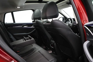 BMW X4 xDrive20i X-Line High Executive | PANORAMADAK | HEAD UP | STUURVERWARMING | TREKHAAK | 19" / 16