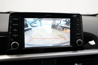 Kia Picanto 1.0 CVVT ComfortPlusLine Navigator  Achteruitrijcamera Carplay PDC NAP! / 17