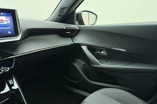Peugeot 2008 1.2 Hybrid 145 Allure | Climate & Cruise Control | Parkeersensoren voor + achter | AppleCarplay/Android Auto | / 30