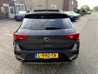 Volkswagen T-Roc 1.5 TSI Style Business  Panoramadak, Stoelverwarming, App Connect / 19