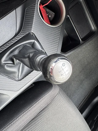 Toyota RAV4 2.0 Style 4WD / 32
