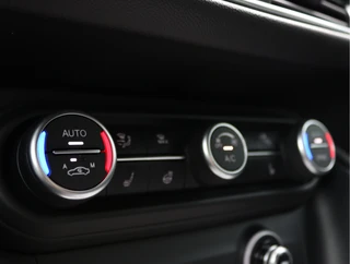 Alfa Romeo Stelvio 2.0 T AWD Veloce  | Leder | H/K | ACC | 21'' / 64