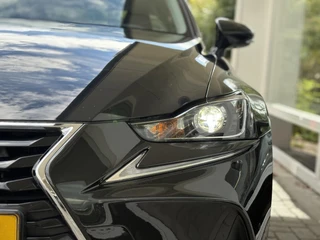 Lexus IS 300h Hybrid Sport Edition / 8