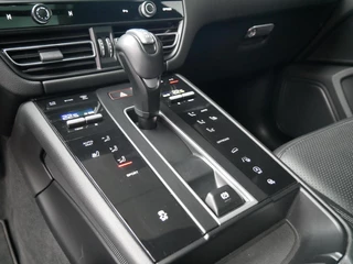 Porsche Macan 2.0 FACELIFT| PANO| TREKHAAK| 21LM| Sport Chrono / 11