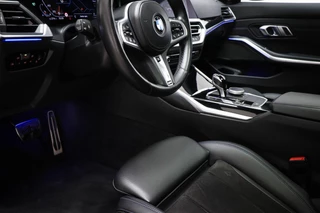 BMW 3-serie Touring M340i xDrive High Executive | DRIVING PROFESSIONAL PACK | LASER LED | PANORAMADAK | HEAD UP | STUURVERWARMING | EIBACH | CAMERA | 19" / 34