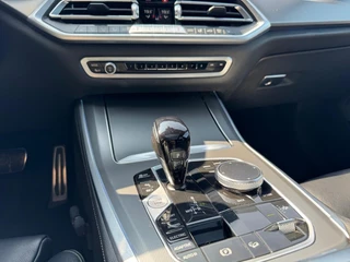 BMW X5 XDRIVE45E M-Sport Bowers & Wilkins Pano Softclose Laser Trekhaak Mooi vol uitgevoerd! / 45