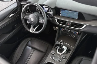 Alfa Romeo Stelvio 2.0 T AWD Veloce Ti 280PK Pano Leder Stuur-Stoelverwarming Keyless Memory / 40