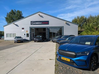 BMW iX1 xDrive30 67 kWh // 99,2% SoH | M-Sport | Panoramadak | Harman Kardon | HUD | 360 CAM | Massage| Elek. + Memory | Sfeerverlichting / 42