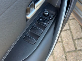 Toyota Corolla 1.8 HYBRID Automaat Navi Camera Trekhaak ACC / 26