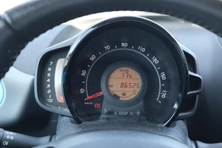 Toyota Aygo FIRST 5-DEURS LMV APPLE/ANDROID PRIVACY-GLASS LED AIRCO CAMERA BLUETOOTH DEALER-ONDERHOUDEN NL-AUTO / 18
