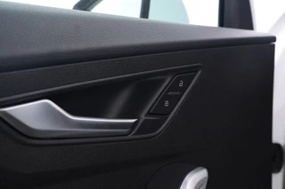 Audi Q2 30 TFSI Sport  S-line! Leer, Cruise, Navigatie / 16