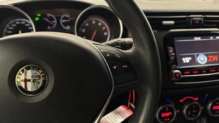 Alfa Romeo Giulietta 1.4 Turbo MultiAir Super AUTOMAAT ECC CRUISE NAVI. / 26