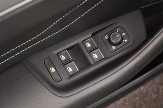 Volkswagen Passat Variant 1.5 TSI 150pk DSG 2x R-Line Panoramadak Leder Camera Stoelverwarming Virtual Cockpit / 15