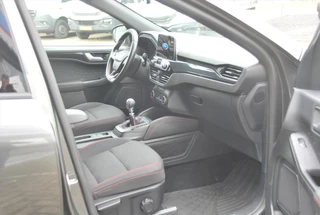 FORD Kuga 1.5 EcoBoost 150PK 2WD ST-Line / 8