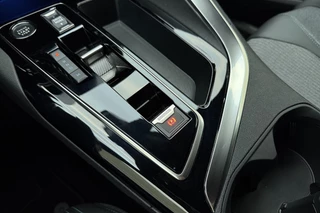Peugeot 5008 1.2 Hybrid 136pk Allure Pack Business | Autmaat | 7 Zits | Achteruitrij camera | Elektrische achterklep | 18inch LichtMetalen Velgen / 26