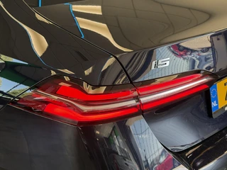BMW i5 eDrive40 84 kWh  Head-Up ACC PDC Trekhaak M-Sport Leder 24 Maanden garantie* (Vraag naar de voorwaarden) / 7