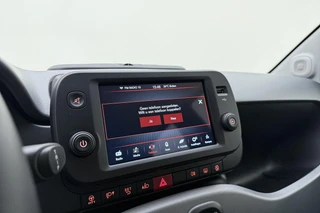 Fiat Panda 1.0 Hybrid City Life 69 PK | Airco | Dakrails | Weinig kilometers | Hoge instap | Zuinige motor | Electrische ramen | 5 Zitplaatsen / 20