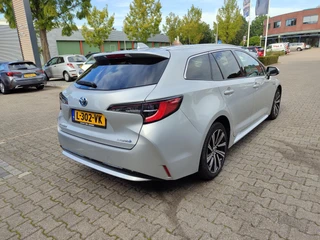 Toyota Corolla Touring Sports 1.8 Hybrid DYNAMIC STOELVERW KEYLESS 17'' LM-VELGEN CLIMA AD-CRUISE APPLE/ANDROID PRIVACY GLASS NL-AUTO CAMERA / 5