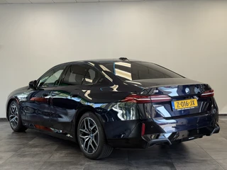 BMW i5 eDrive40 84 kWh  Head-Up ACC PDC Trekhaak M-Sport Leder 24 Maanden garantie* (Vraag naar de voorwaarden) / 2
