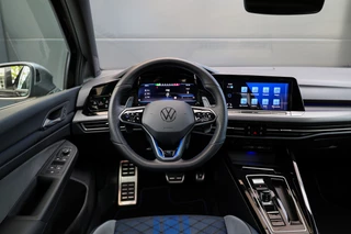Volkswagen Golf 2.0 TSI R 4Motion  | PANO | AKRAPOVIC | DODE HOEK | STUURVERW | IQ-LIGHT | / 35