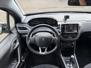 Peugeot 2008 1.2 Puretech Blue Lion Automaat ''Trekhaak - PDC - Navi '' / 22