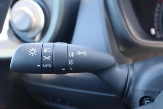Toyota Aygo X LIMITED JBL-AUDIO STOELVERWARMING KEYLESS PARK-SENSOREN 18"LMV APPLE/ANDROID LED CLIMA CAMERA AD-CRUISE NL-AUTO / 25