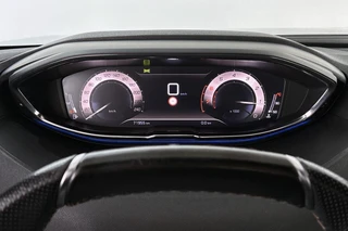 Peugeot 3008 1.2 PureTech GT Black Pack Trekhaak Keyless Stoelverwarming / 12