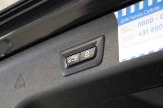 BMW 5 Serie Touring 520i High Executive M Sport Pakket Automaat  / Trekhaak / Panoramadak / Stoelverwarming / Nappa Leder / Comfortstoelen / Achteruitrijcamera / Apple Carplay / Driving Assistant / Cruise Control / Navigatie Professional / Adaptief Onderstel / 34