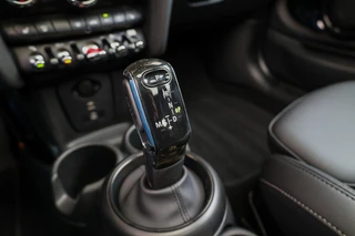 MINI 3-deurs 1.5 Cooper Classic  | PANO | HUD | CAMERA | KEYLESS | LEDER | / 29